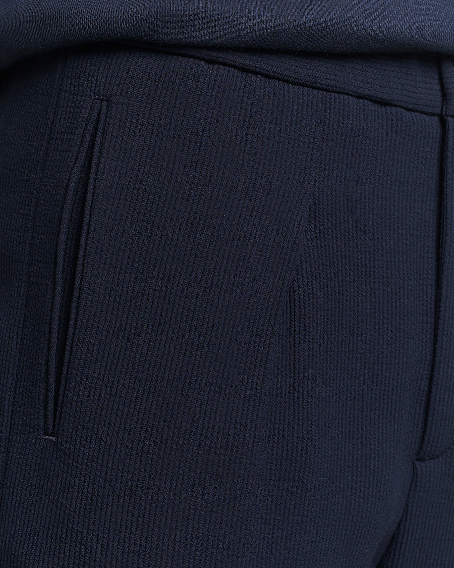 Uomini | Pantaloni | Giorgio Armani | Pleated Rib Wool Trousers Navy