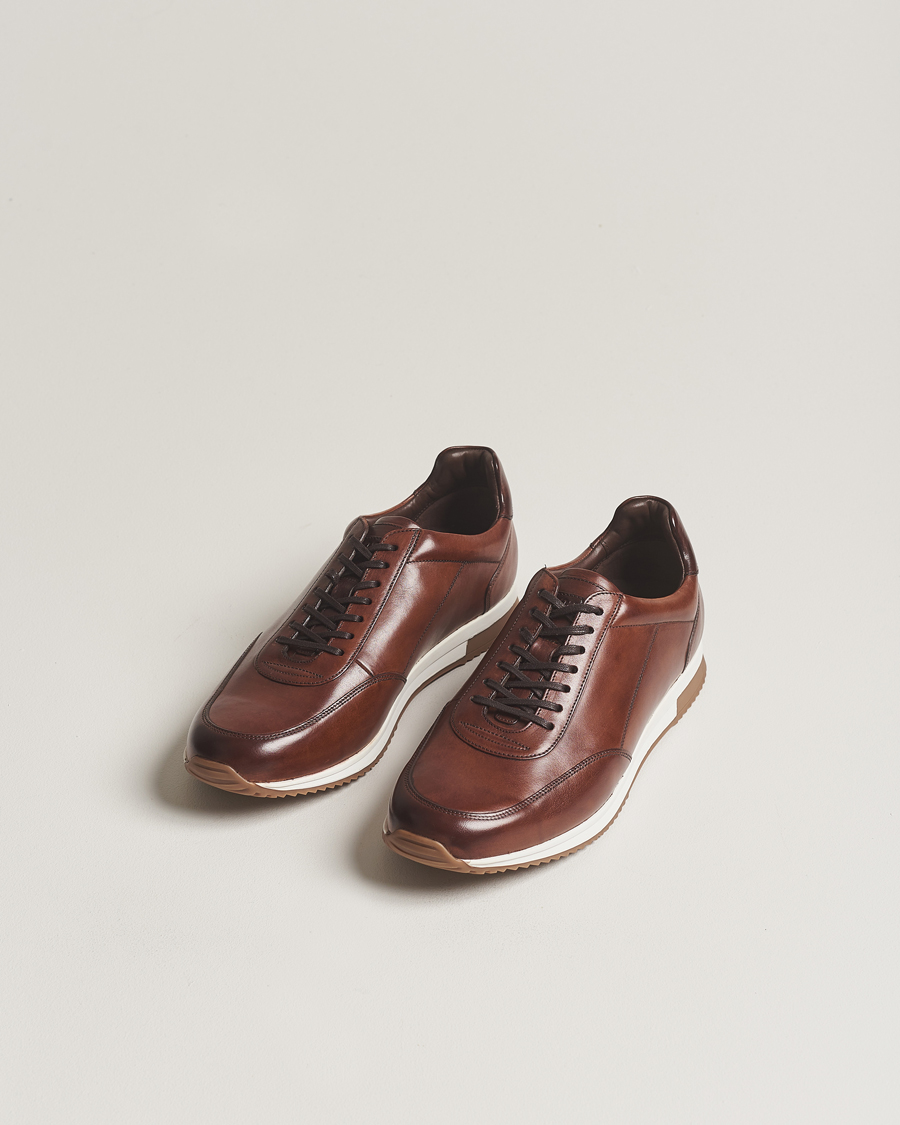 Uomini | Sneakers | Loake Shoemakers | Bannister Leather Running Sneaker Cedar