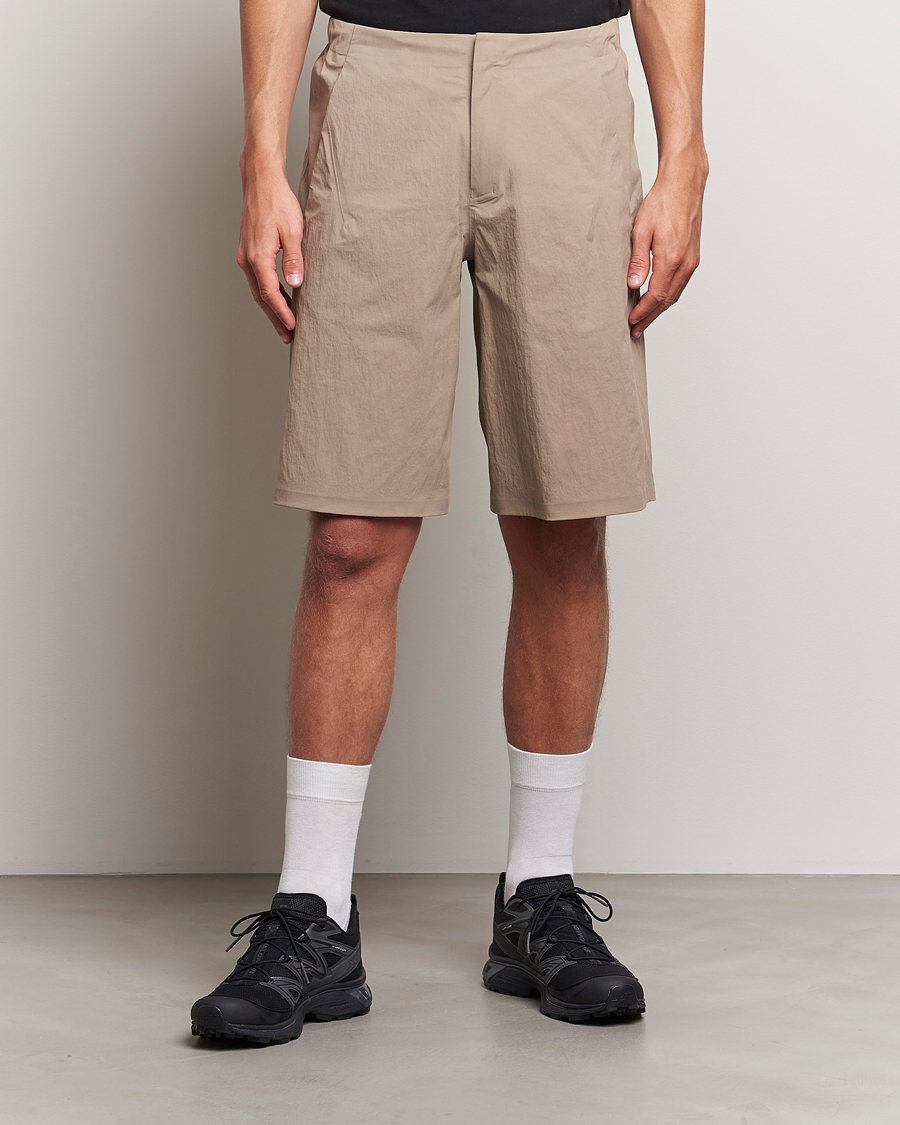 Uomini | Pantaloncini | Arc'teryx Veilance | Spere Lightweight Water Repellent Shorts Soil