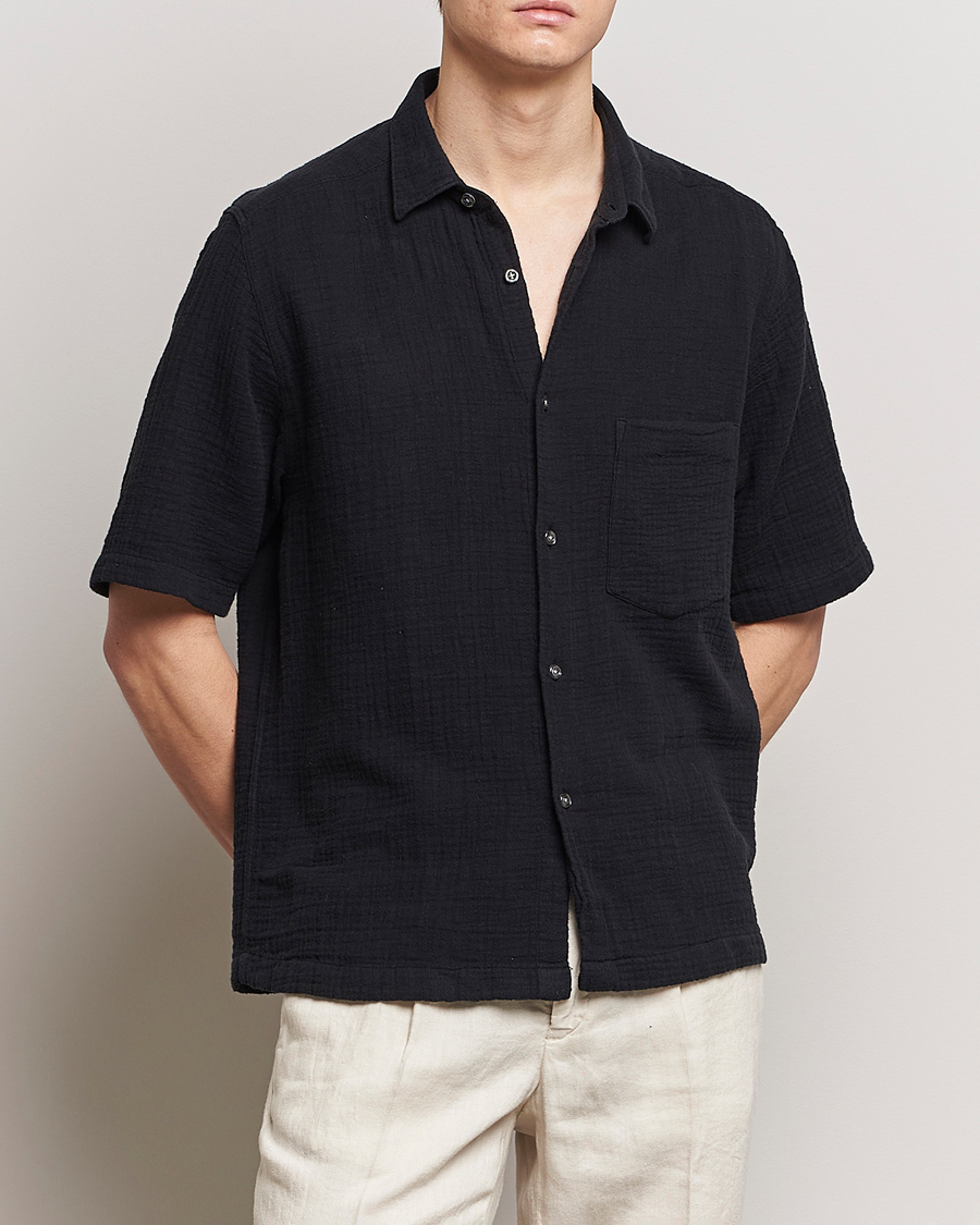 Uomini | Camicie | Oscar Jacobson | Short Sleeve City Crepe Cotton Shirt Black