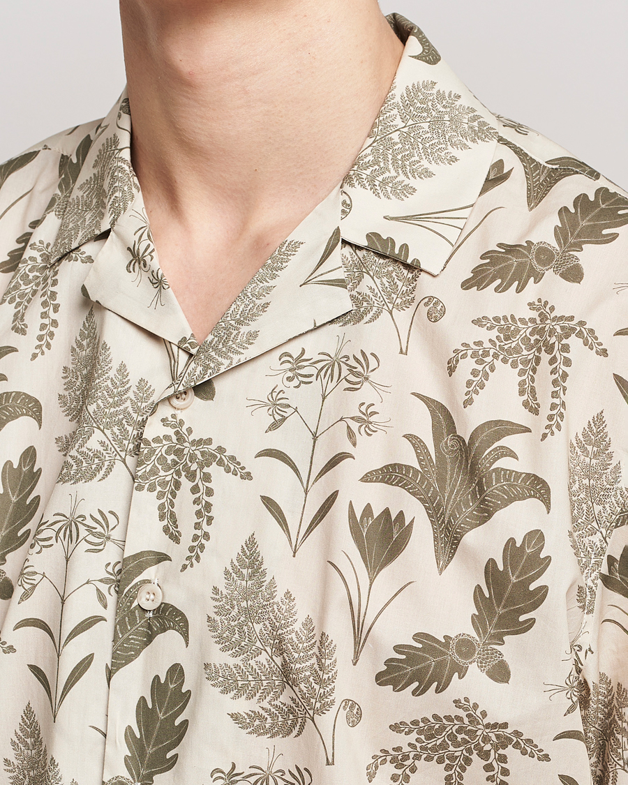 Uomini | Camicie | Sunspel | Katie Scott Short Sleeve Printed Resort Shirt Ecru