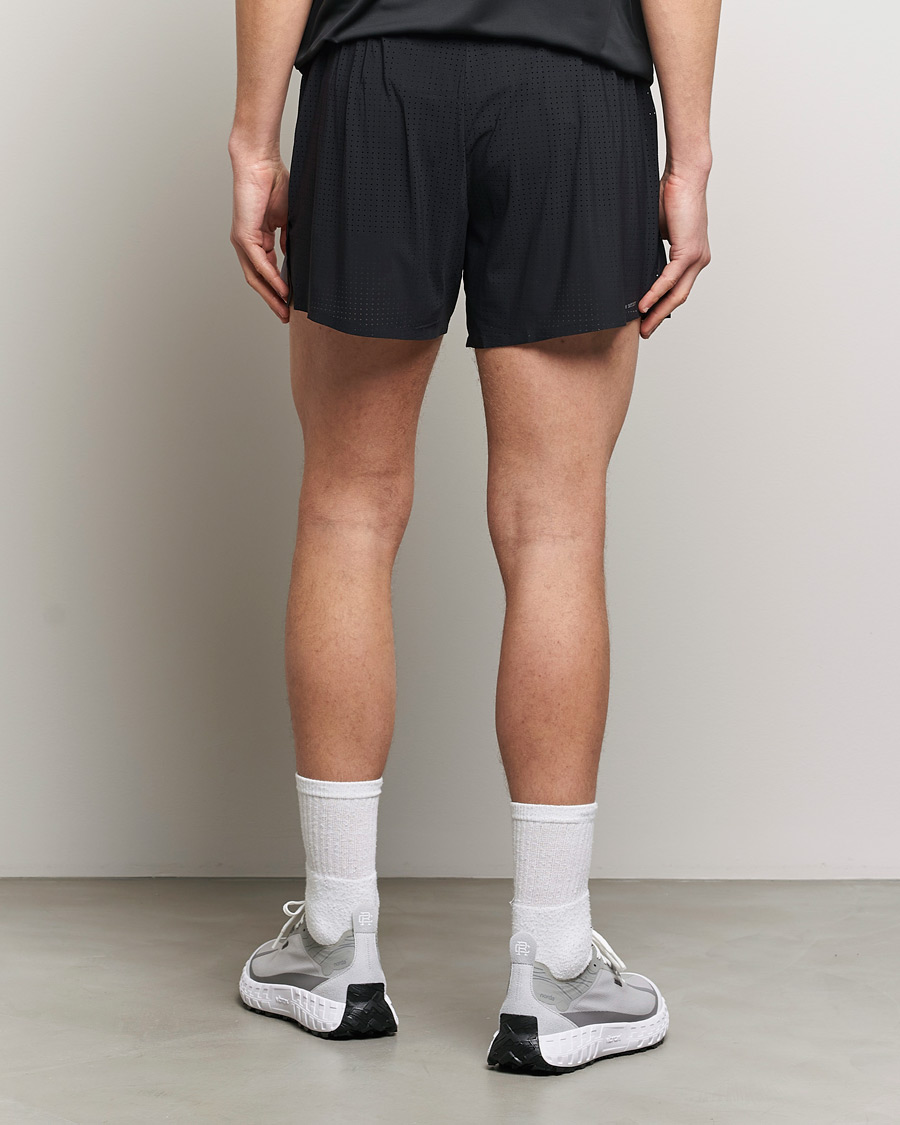 Uomini | Pantaloncini | Satisfy | Space-O 5 Inch Shorts Black