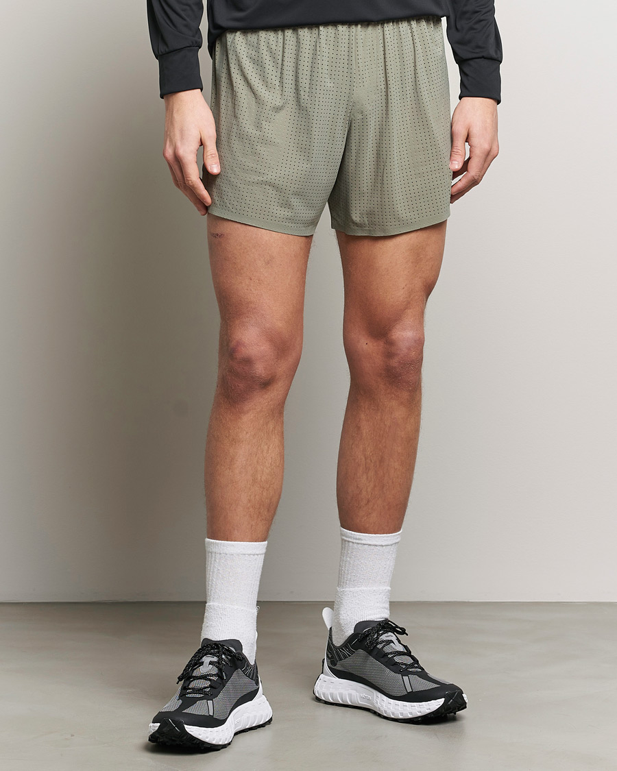 Uomini | Pantaloncini | Satisfy | Space-O 5 Inch Shorts Dark Sage