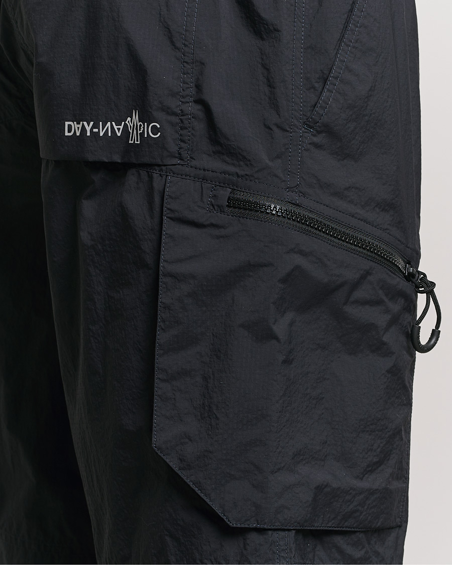 Uomini | Pantaloncini | Moncler Grenoble | Cargo Shorts Black