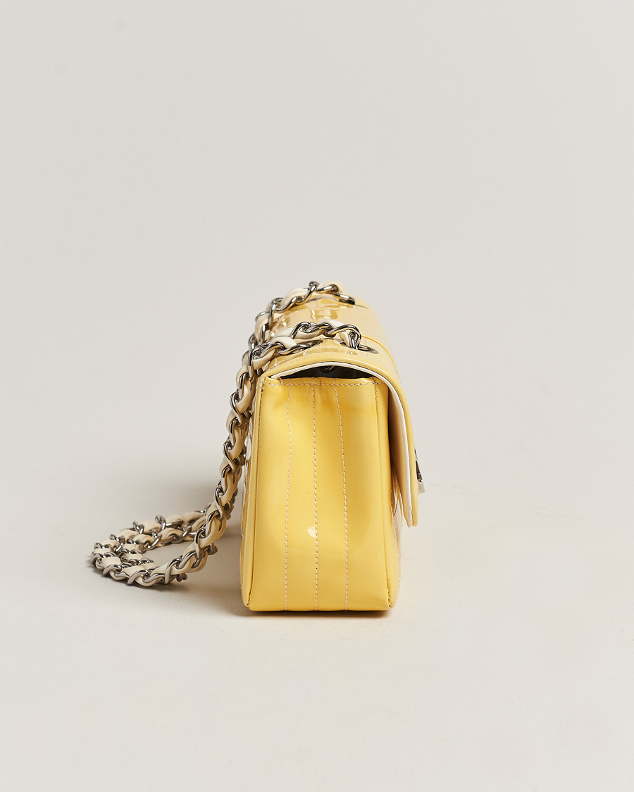 Uomini | Chanel Pre-Owned Patent Flap Bag Yellow | Chanel Pre-Owned | Patent Flap Bag Yellow
