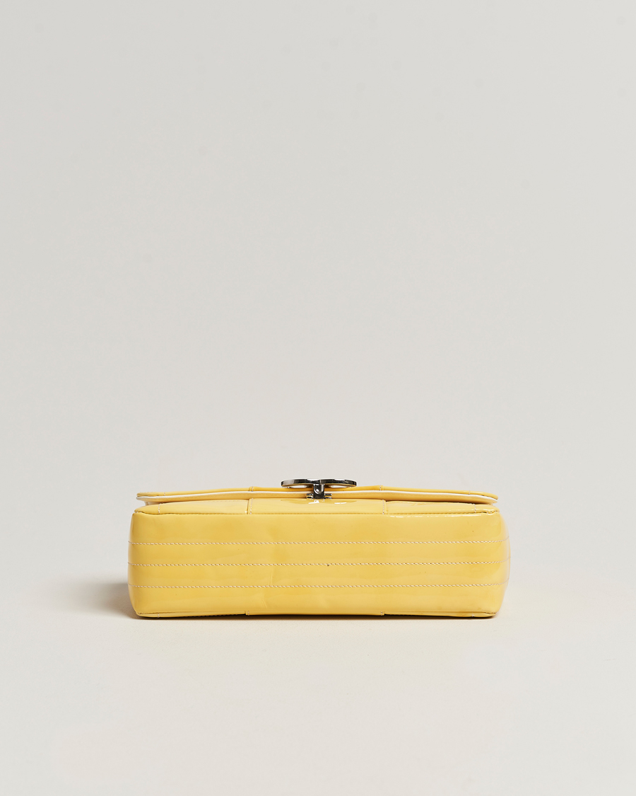 Uomini | Chanel Pre-Owned Patent Flap Bag Yellow | Chanel Pre-Owned | Patent Flap Bag Yellow