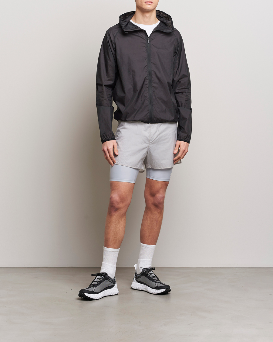 Uomini | Giacche | District Vision | Ultralight Packable DWR Wind Jacket Black