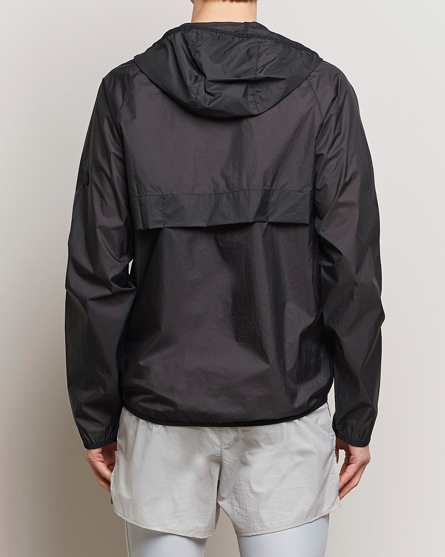 Uomini | Giacche | District Vision | Ultralight Packable DWR Wind Jacket Black