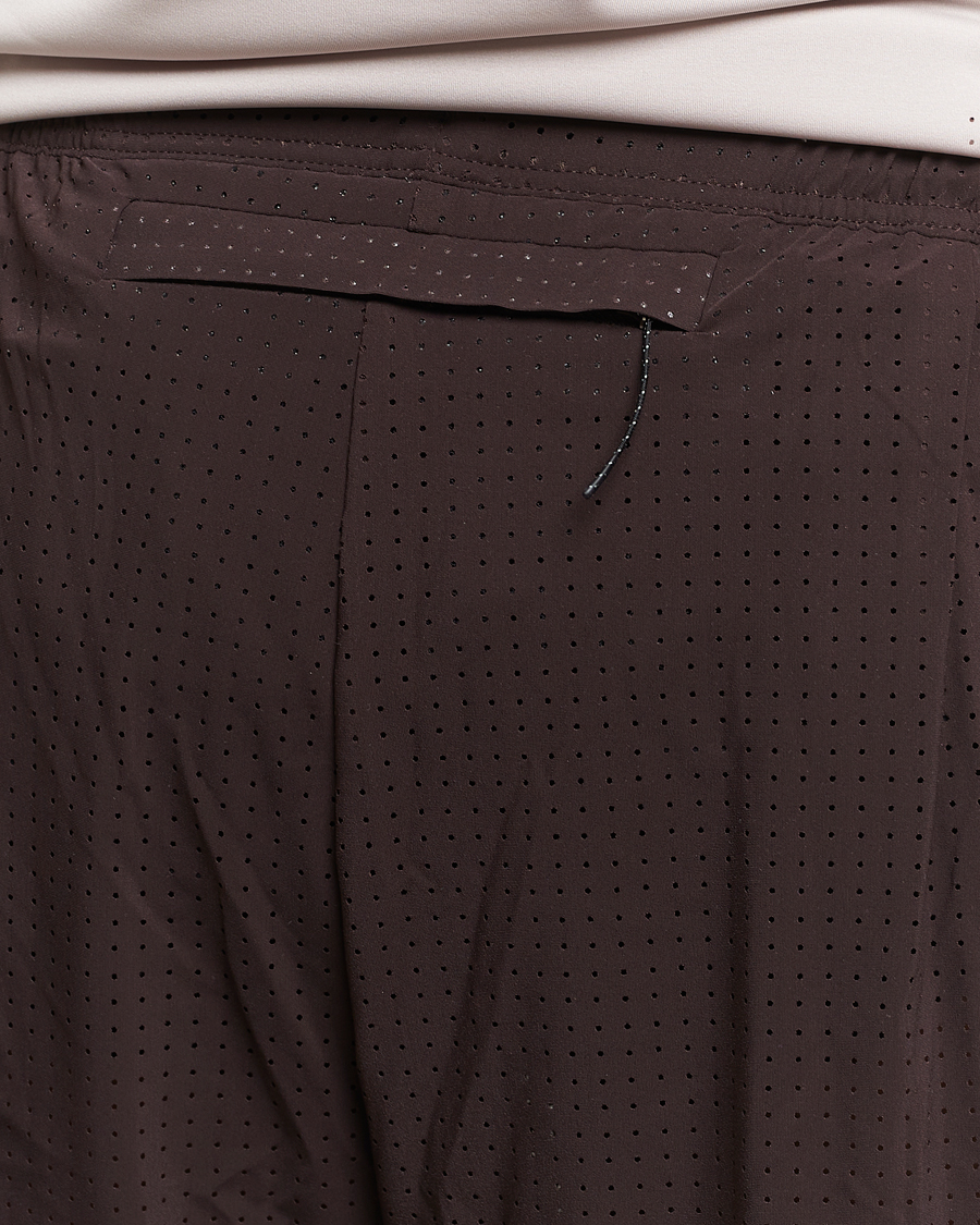 Uomini | Pantaloncini | Satisfy | Space-O 5 Inch Shorts Dark Mahogany