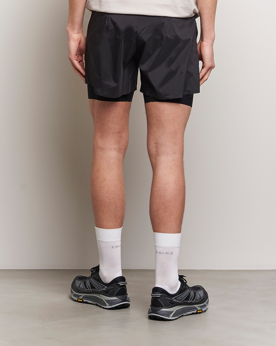 Uomini | Pantaloncini | Satisfy | TechSilk 5 Inch Shorts Black