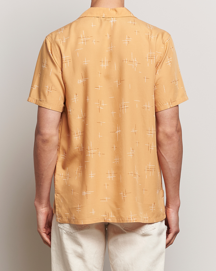 Uomini | Camicie | Nudie Jeans | Arvid 50s Hawaii Shirt Ochre