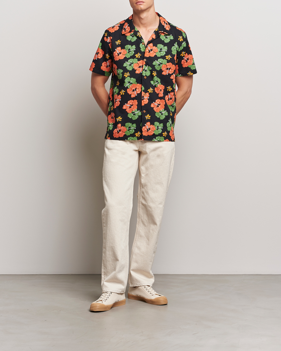 Uomini | Camicie | Nudie Jeans | Arvid Flower Hawaii Shirt Black