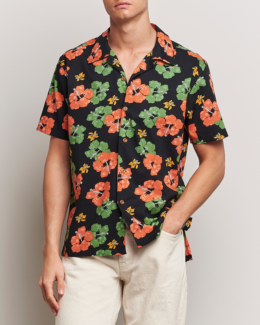Uomini | Camicie | Nudie Jeans | Arvid Flower Hawaii Shirt Black