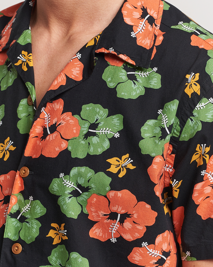 Uomini | Camicie | Nudie Jeans | Arvid Flower Hawaii Shirt Black