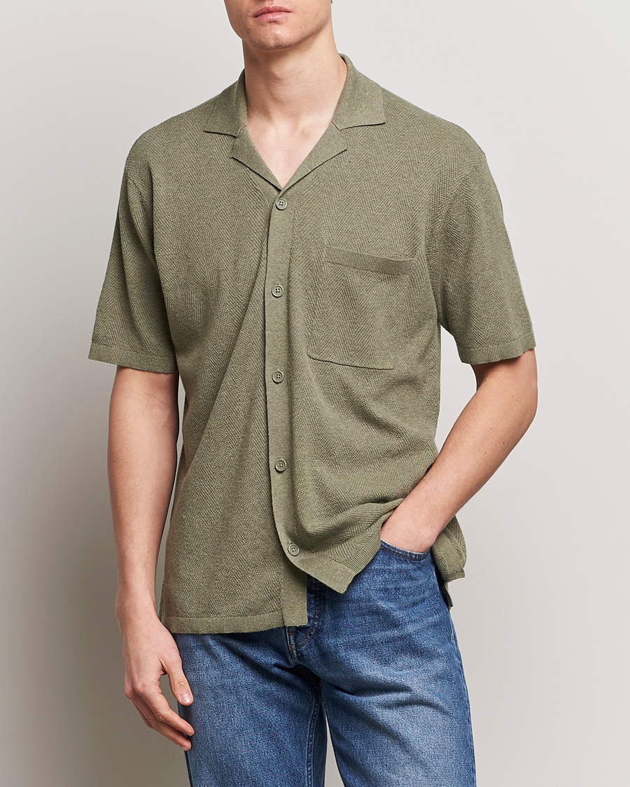 Uomini | Camicie | A Day's March | Yamu Knitted Herringbone Shirt Olive