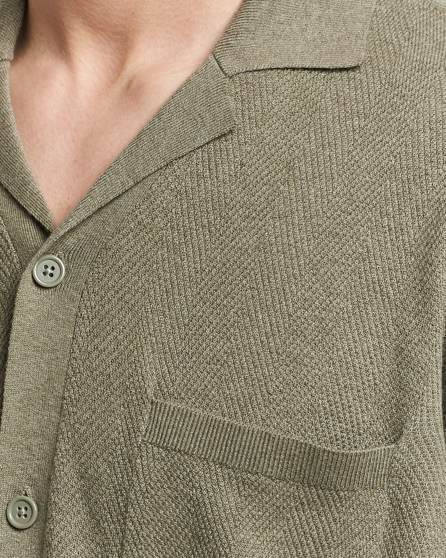 Uomini | Camicie | A Day's March | Yamu Knitted Herringbone Shirt Olive