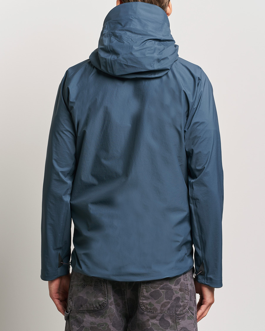 Uomini | Giacche | Klättermusen | Asynja Lightweight Waterproof Jacket Midnight Blue