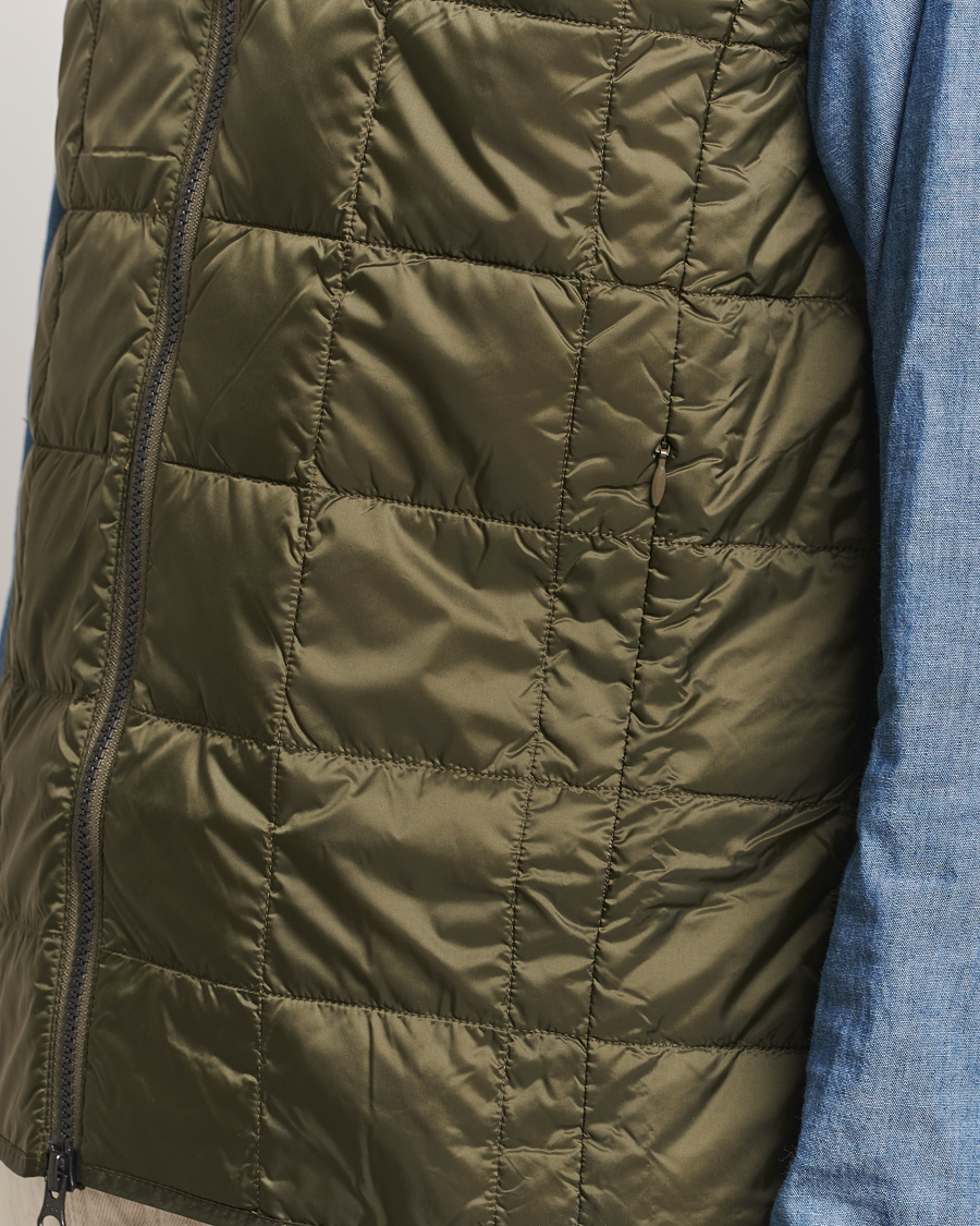 Uomini | Giacche | TAION | High Neck Full Zip Lightweight Down Vest Dark Olive
