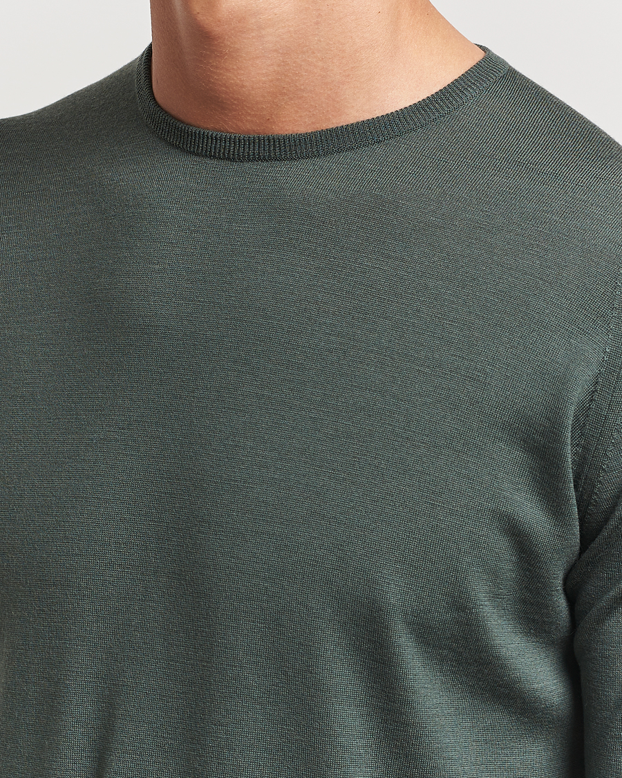 Uomini | Maglieria | John Smedley | Lundy Extra Fine Merino Crew Neck Highland Green
