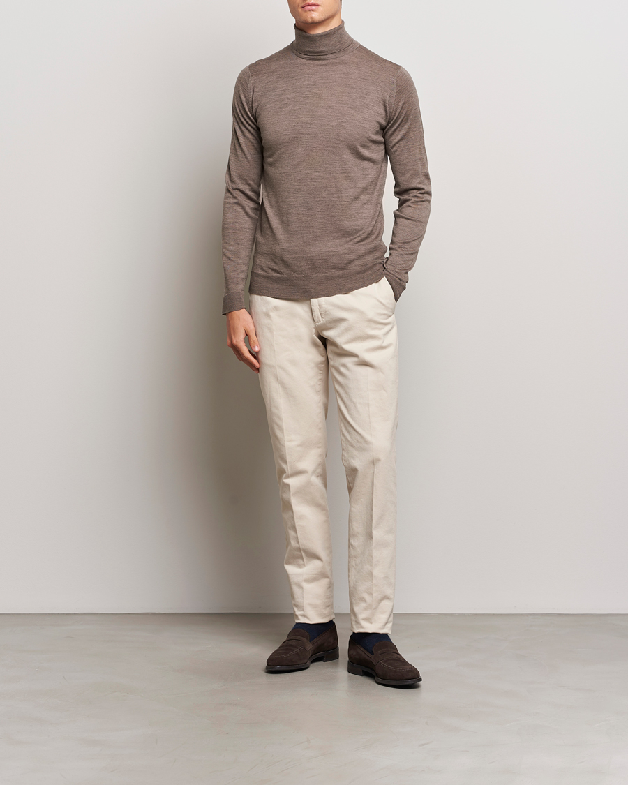 Uomini | Maglieria | John Smedley | Cherwell Extra Fine Merino Rollneck Mushroom Brown