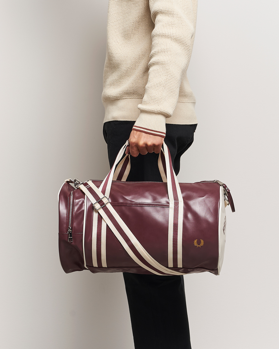 Uomini | Borse | Fred Perry | Fred PerryClassic Barrel BagOxblood/Ecru