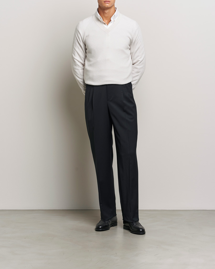 Uomini | Pantaloni | Brioni | Pleated Wool Trousers Navy