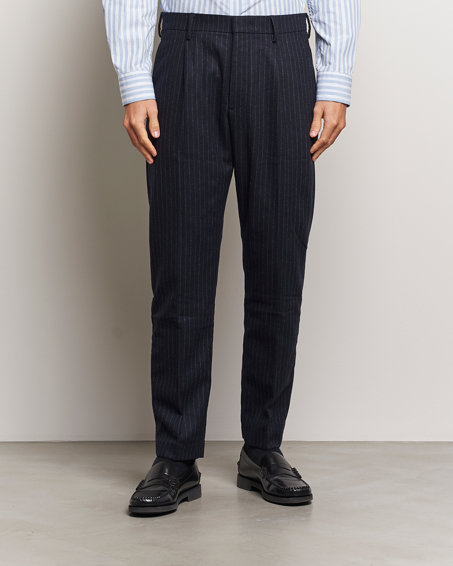 Uomini | Pantaloni | NN07 | Bill Wool Pleated Trousers Navy Blue Pinstripe