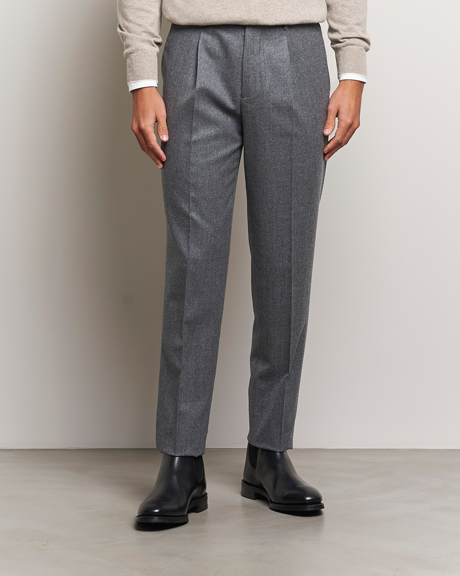 Uomini | Pantaloni | Brunello Cucinelli | Slim Fit Pleated Flannel Trousers Grey Melange