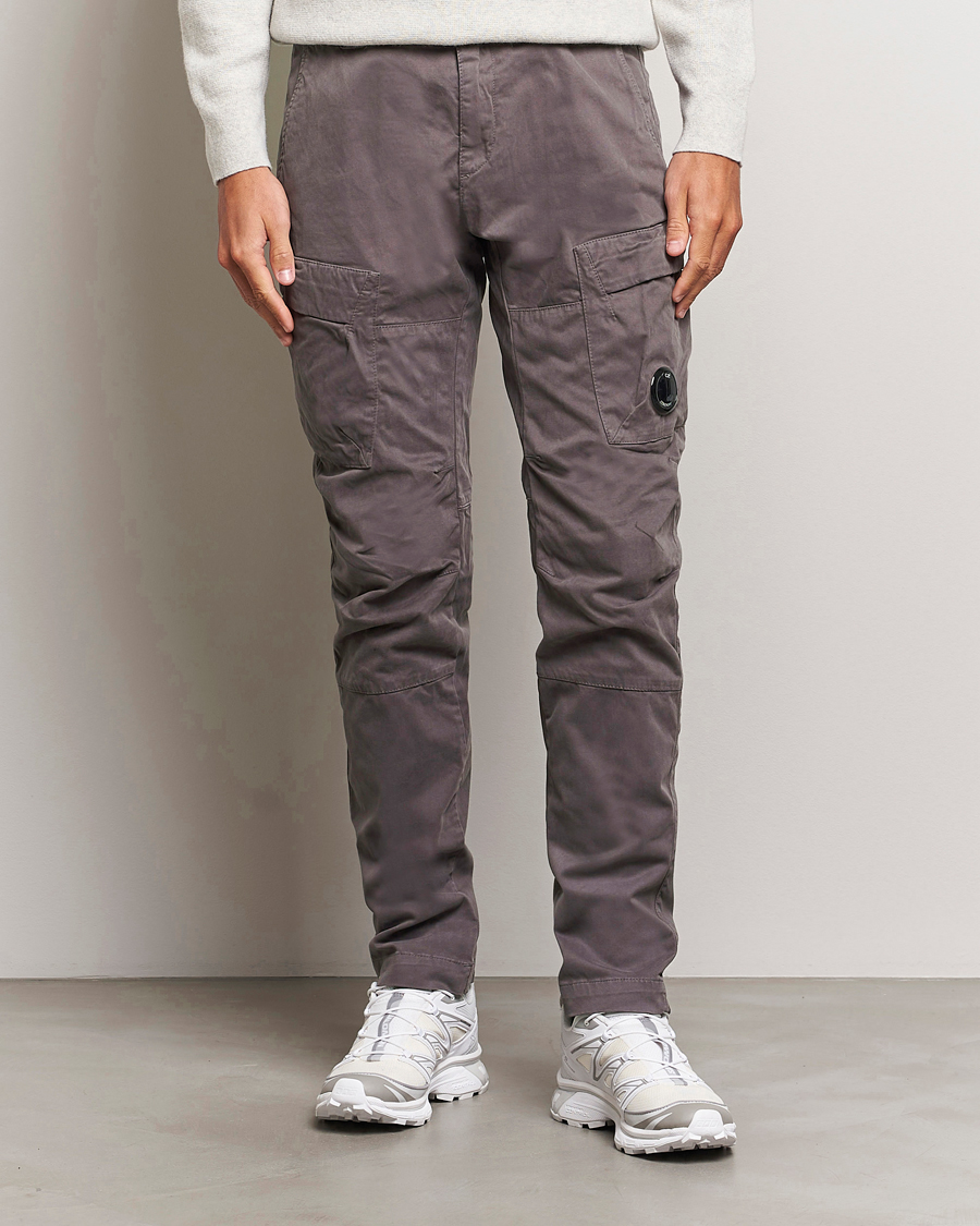 Uomini | Pantaloni | C.P. Company | Stretch Satin Lens Cargo Pants Dark Grey