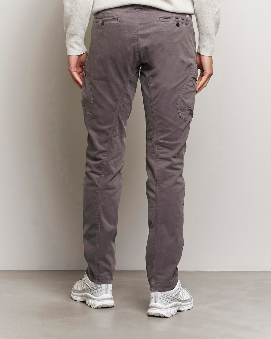 Uomini | Pantaloni | C.P. Company | Stretch Satin Lens Cargo Pants Dark Grey