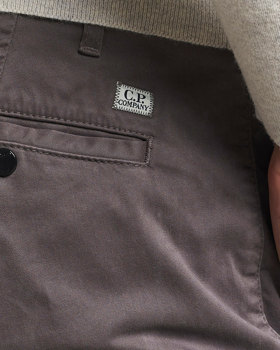 Uomini | Pantaloni | C.P. Company | Stretch Satin Lens Cargo Pants Dark Grey