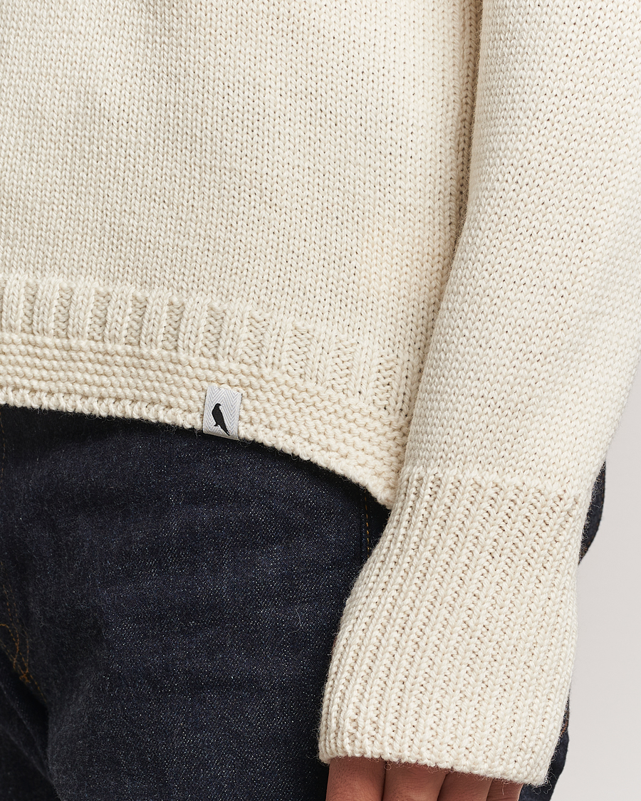 Uomini | Maglieria | Peregrine | Mountain Guernsey Merino Funnel Neck Cream