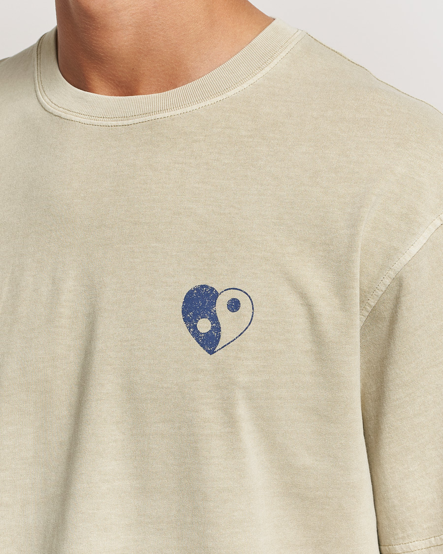 Uomini | T-shirt | Samsøe Samsøe | Poetry Printed T-Shirt Abbey Stone Balance