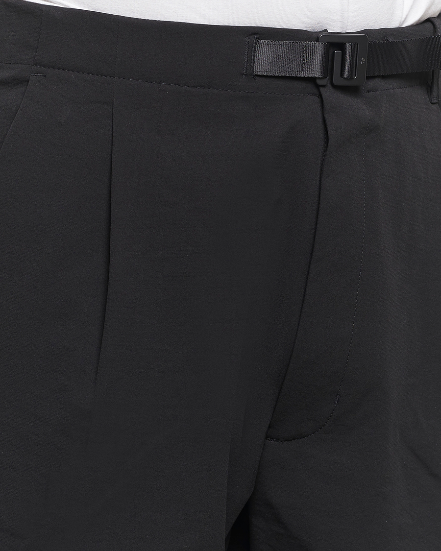 Uomini | Pantaloni | Goldwin | One Tuck Tapered Stretch Pants Black