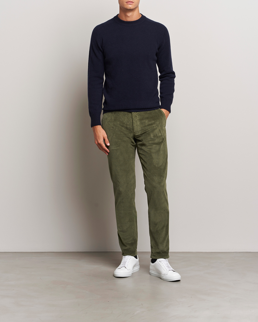 Uomini | Pantaloni | Incotex | Slim Fit Leisure Cord Slacks Dark Green