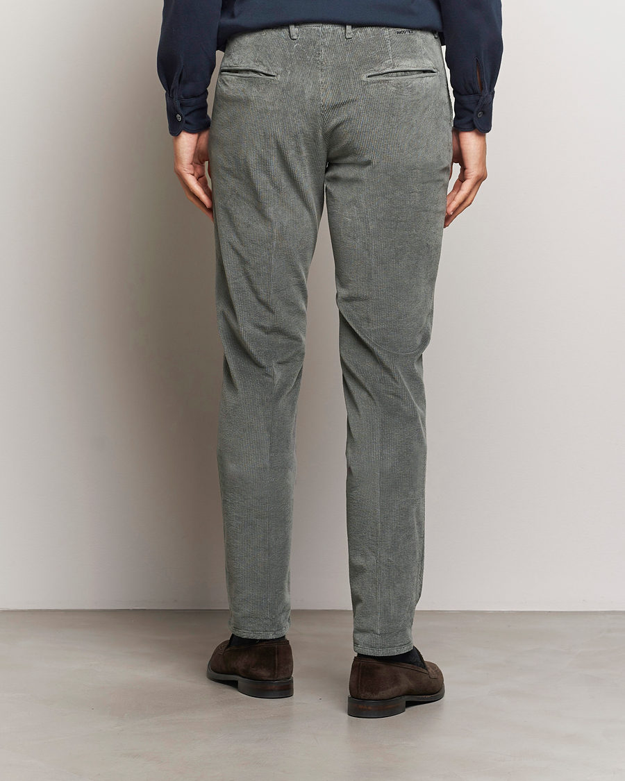 Uomini | Pantaloni | Incotex | Slim Fit Leisure Cord Slacks Grey