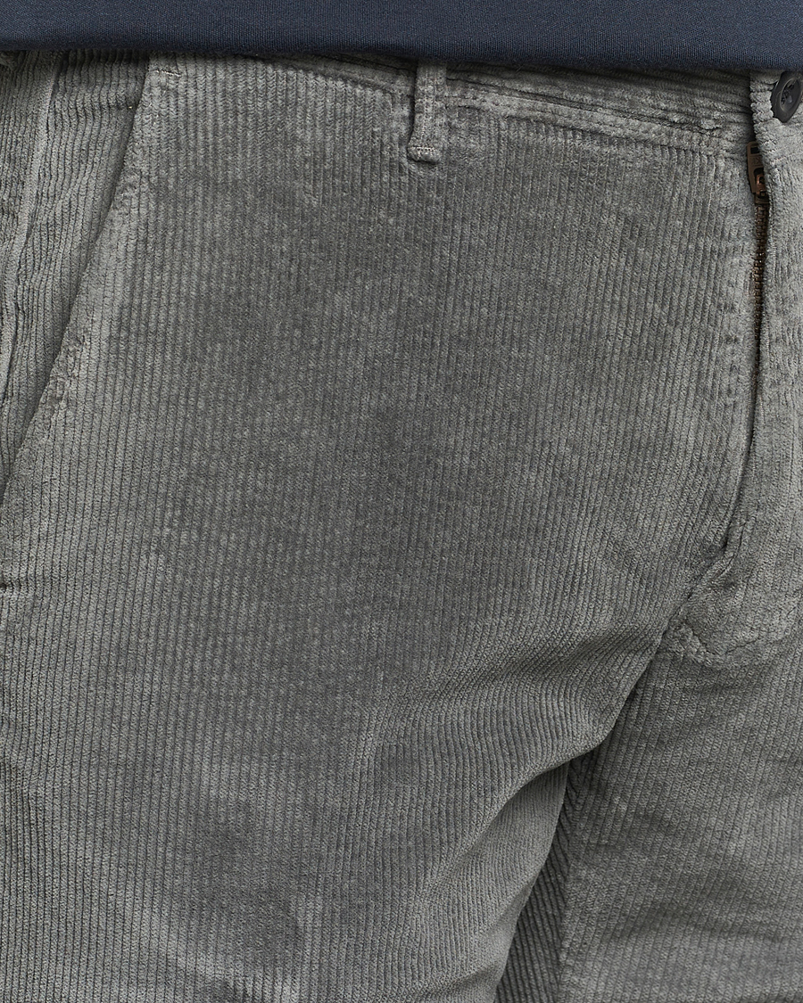 Uomini | Pantaloni | Incotex | Slim Fit Leisure Cord Slacks Grey