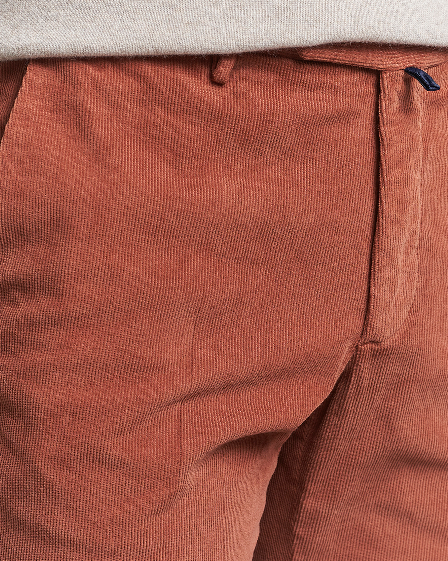 Uomini | Pantaloni | Incotex | Slim Fit Baby Corduroy Trousers Vintage Red