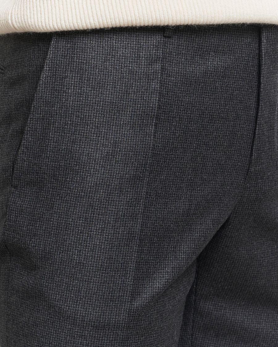 Uomini | Pantaloni | Incotex | Slim Fit Houndstooth Flannel Trousers Light Grey