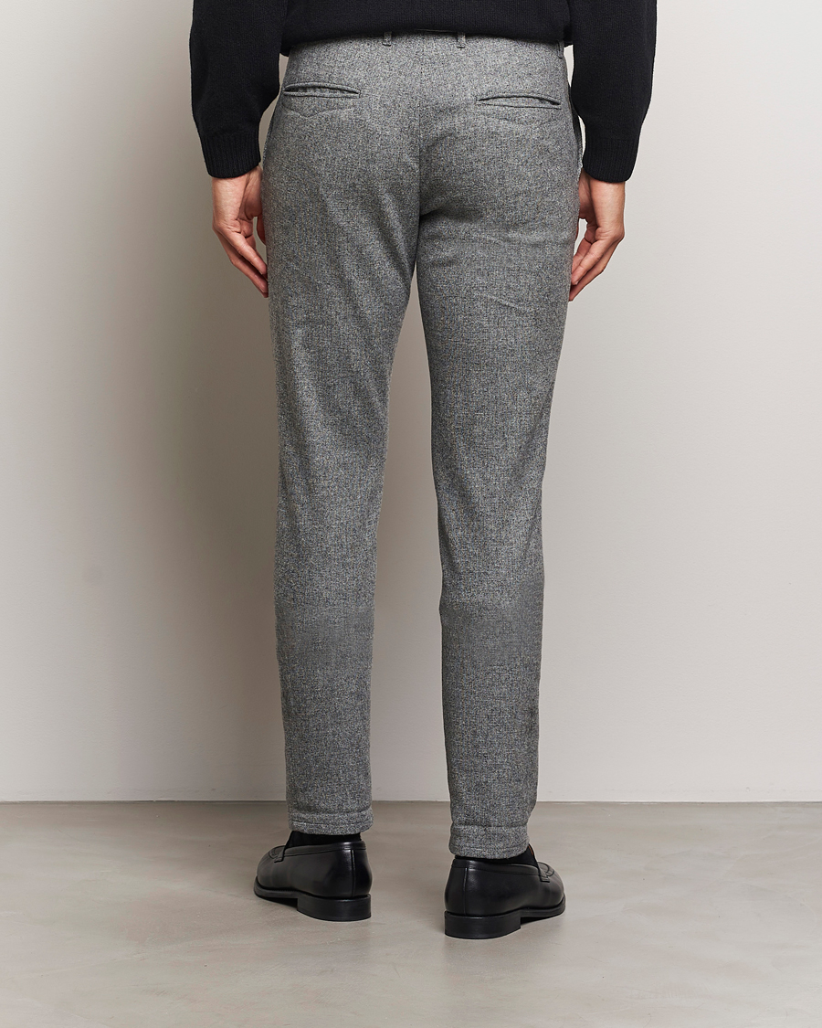 Uomini | Pantaloni | Incotex | Slim Fit Washed Wool Stretch Slacks Light Grey