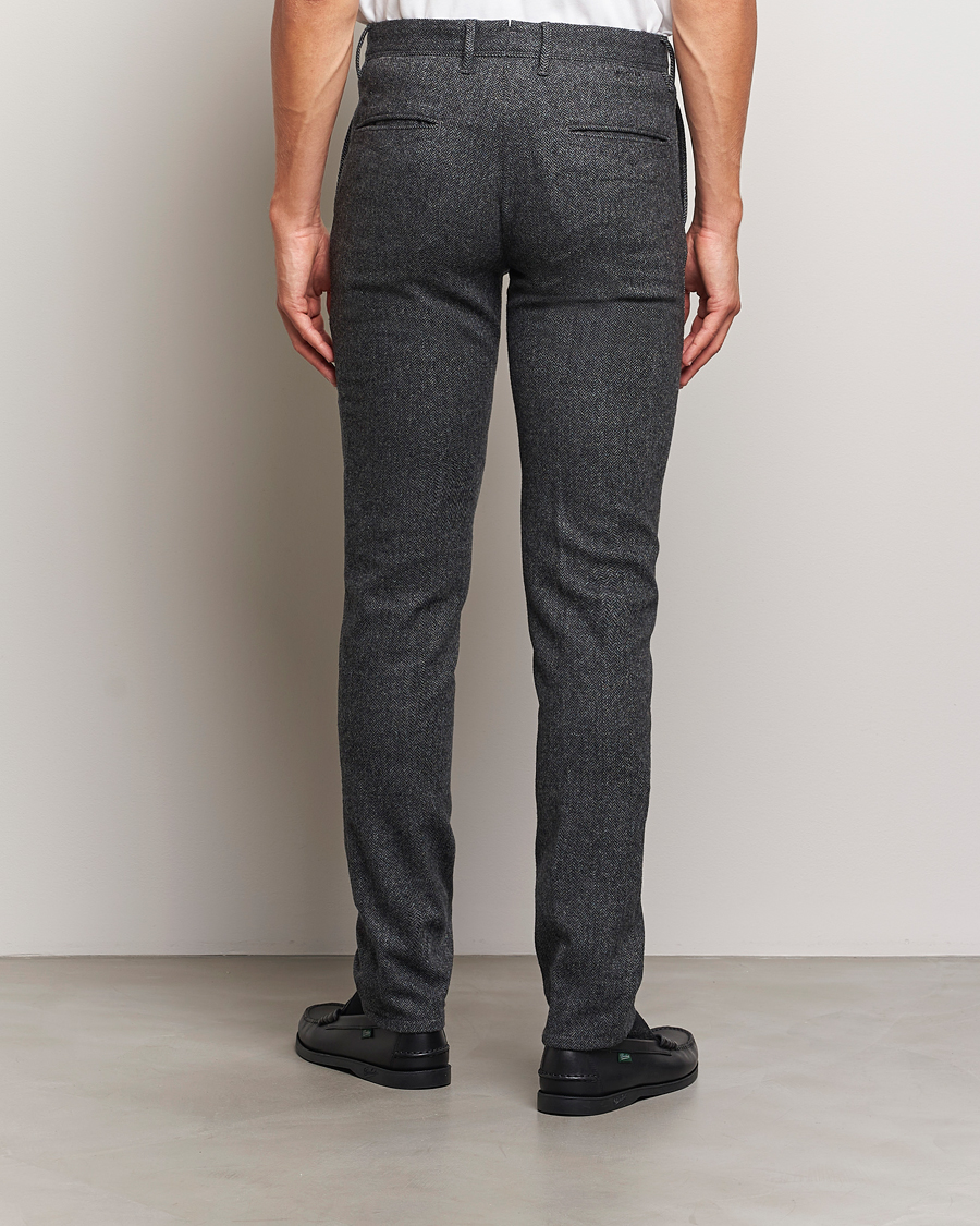 Uomini | Pantaloni | Incotex | Slim Fit Washed Wool Stretch Slacks Dark Grey