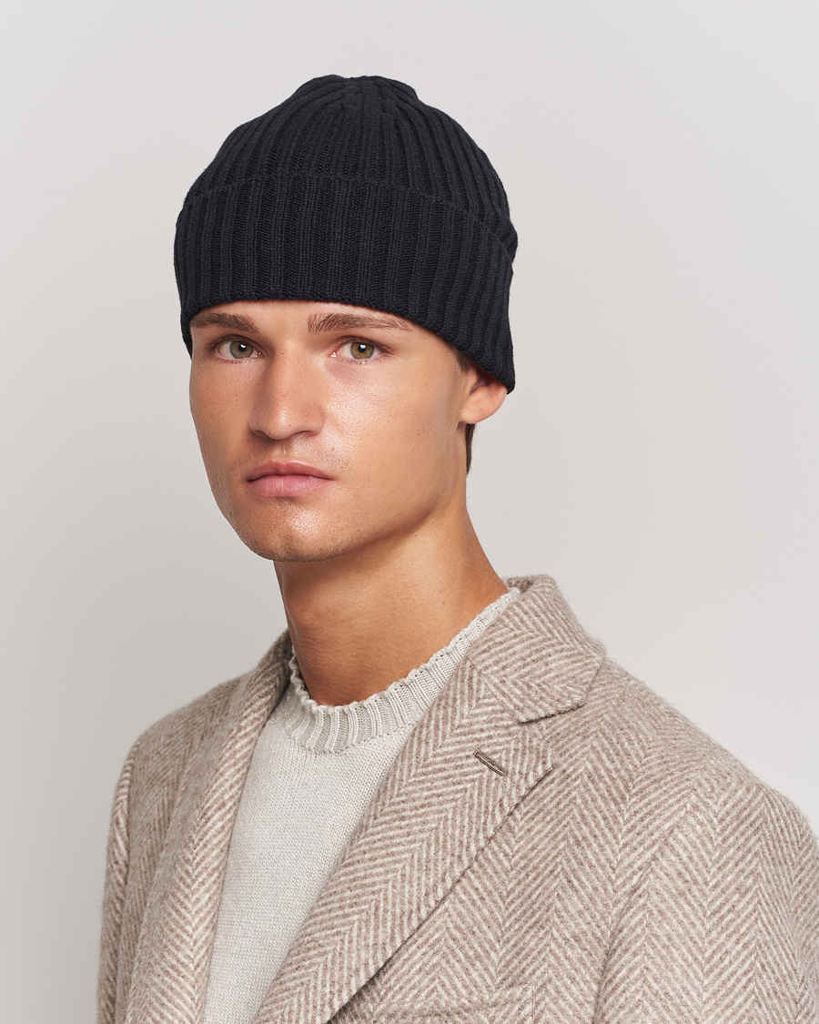 Uomini | Piacenza Cashmere Ribbed Cashmere Beanie Black | Piacenza Cashmere | Ribbed Cashmere Beanie Black