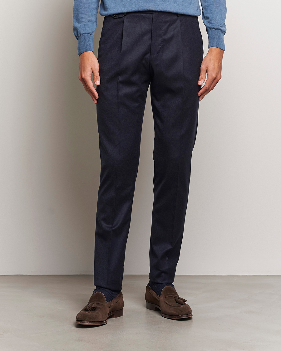 Uomini | Pantaloni | PT01 | Slim Fit Pleated Flannel Trousers Navy
