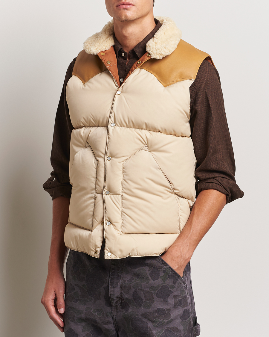 Rocky Mountain Featherbed Christy Vest Light Beige su CareOfCarl.it