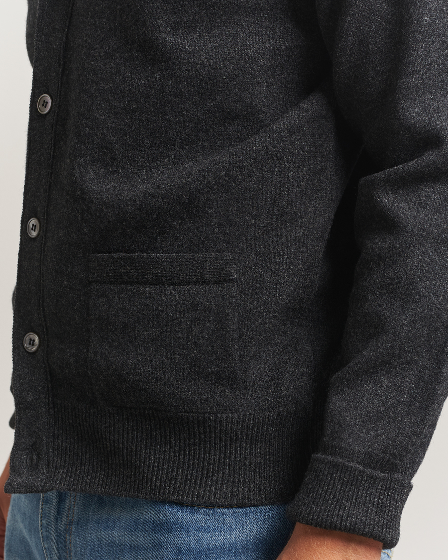 Uomini | Maglieria | William Lockie | Rob Lambswool Cardigan Charcoal