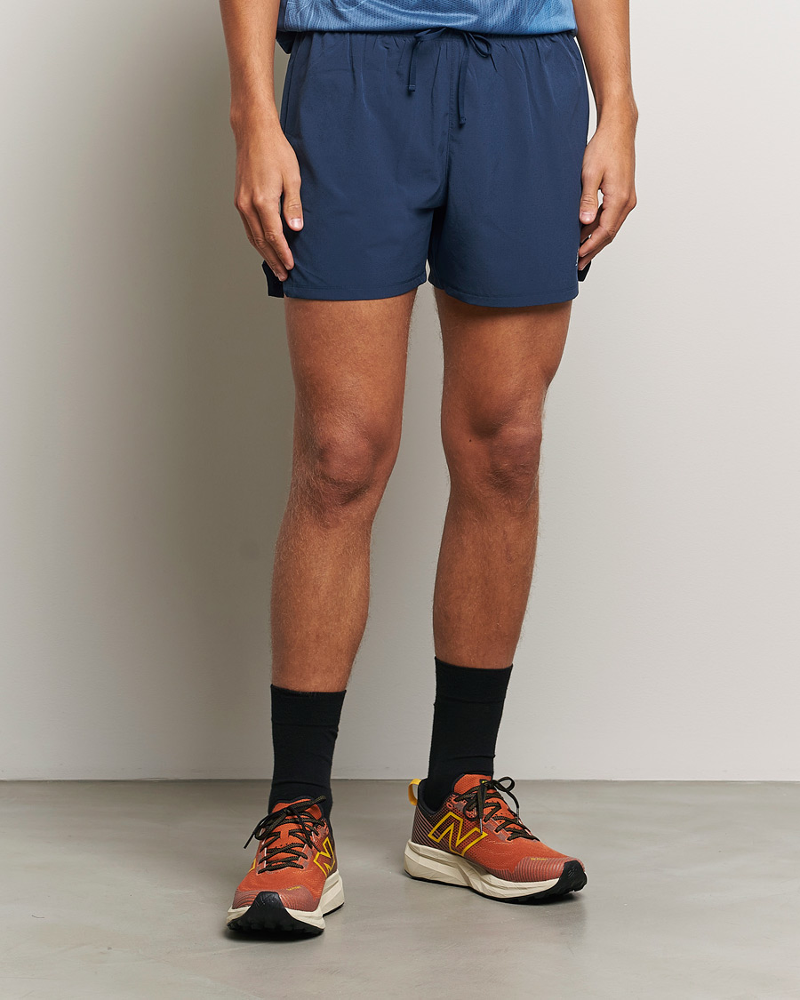 Uomini | Pantaloncini | New Balance Running | Athletics 5 Run Shorts Navy