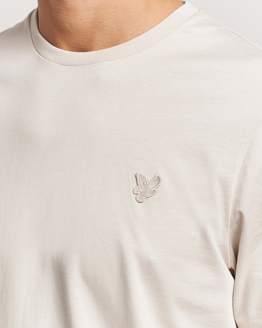 Uomini | T-shirt | Lyle & Scott | Tonal Eagle Crew Neck T-Shirt Cove