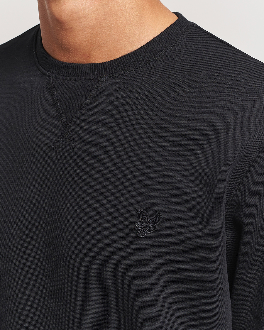 Uomini | Maglieria | Lyle & Scott | Tonal Eagle Crew Neck Sweatshirt Jet Black