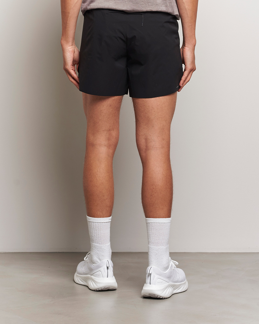 Uomini | Pantaloncini | Satisfy | PeaceShell 5 Inch Shorts Black