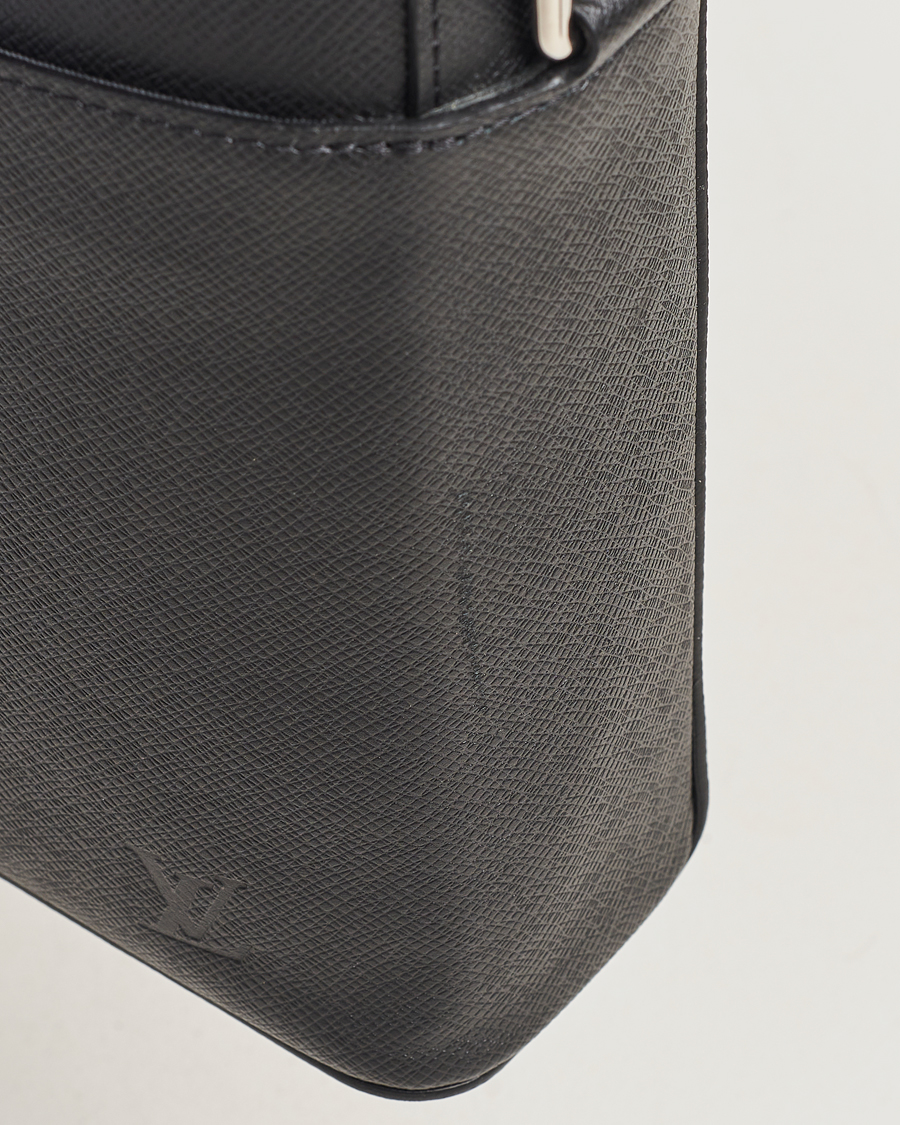 Uomini | Louis Vuitton Pre-Owned Anton Messengerbag Black | Louis Vuitton Pre-Owned | Anton Messengerbag Black